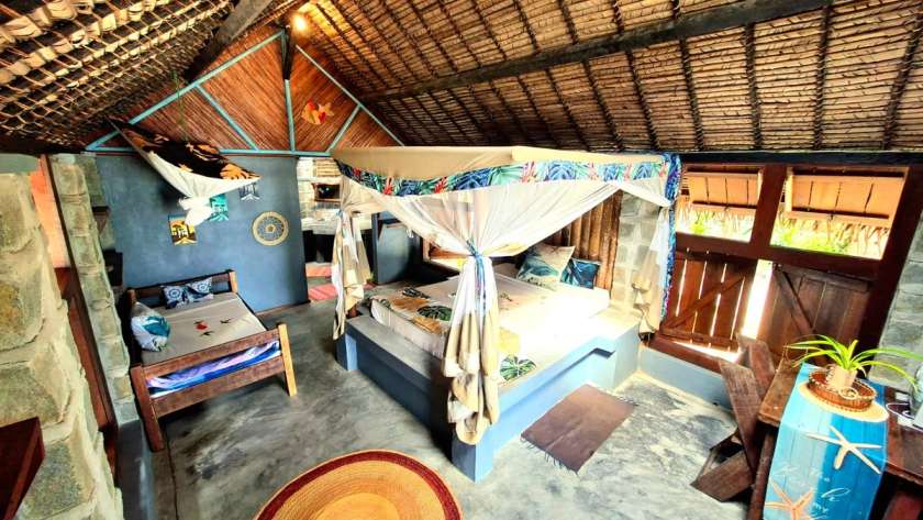 bedroom_far